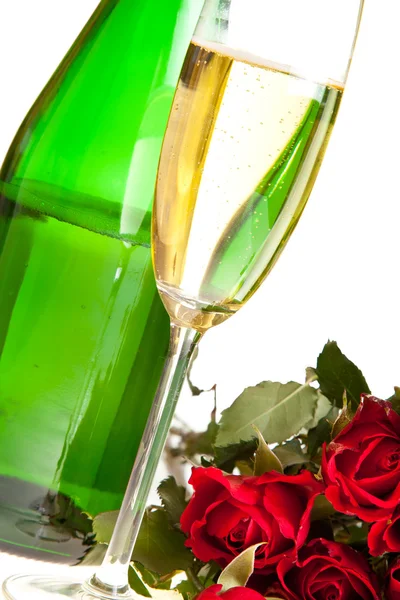 Valentinstag Rosen Und Champagner Isoliert Auf Weiß — Stockfoto