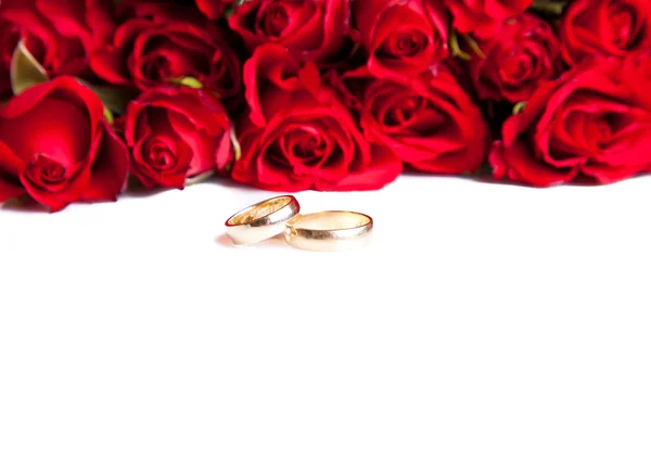San Valentino rose fedi nuziali — Foto Stock