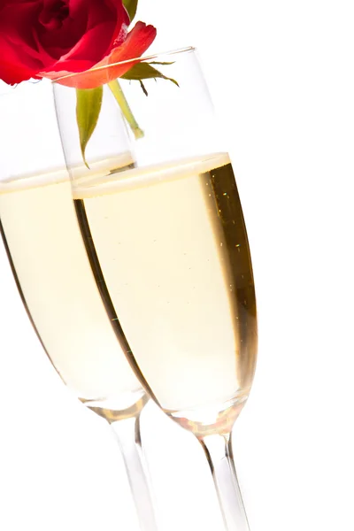 Valentinstag Rosen und Champagner isoliert auf weiß — Stockfoto