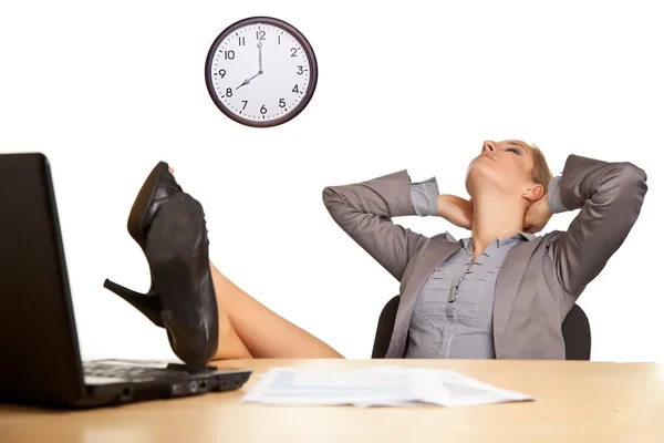 Бізнес-леді нудно в офісі ізольовані на білому — стокове фото