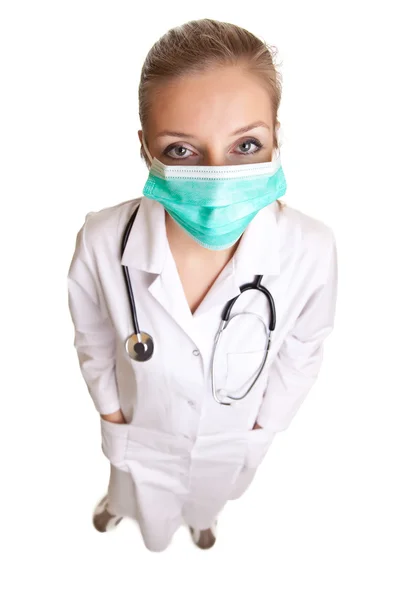 Medicul femeie în uniformă cu stetoscop izolat pe alb — Fotografie, imagine de stoc