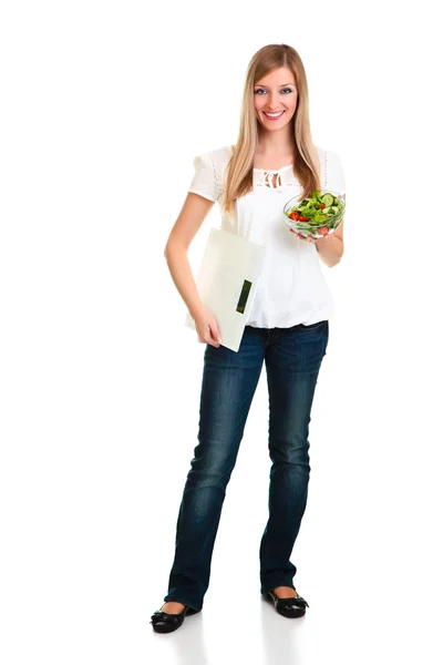Vrouw met salade en schalen geïsoleerd op wit — Stockfoto