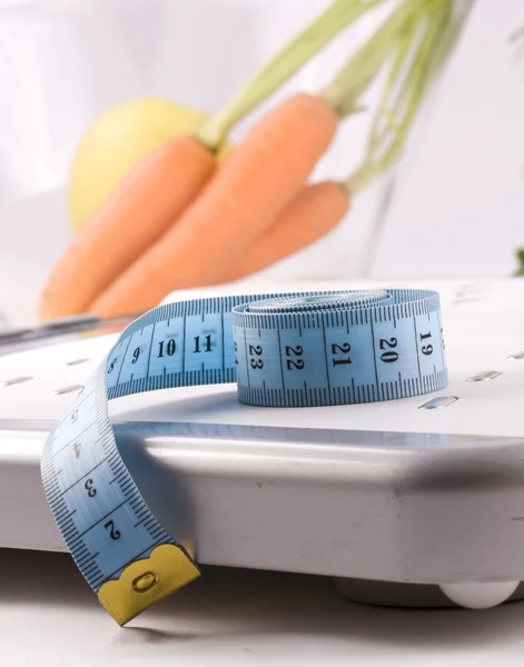 Zanahorias y objetos de medición — Foto de Stock
