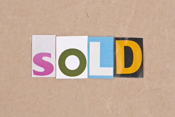 Säljs, olika brev — Stockfoto