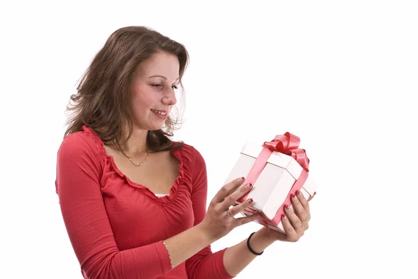 Chica sosteniendo un regalo —  Fotos de Stock