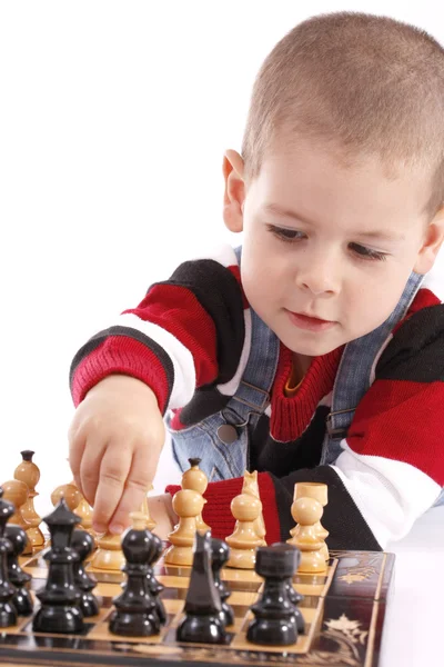 Childre jugando ajedrez —  Fotos de Stock