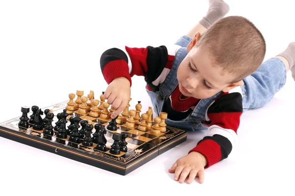 Childre jugando ajedrez — Foto de Stock