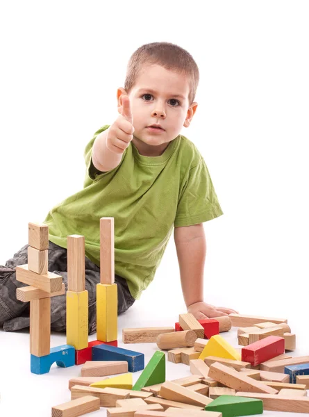 Kleine jongen aan het spelen — Stockfoto