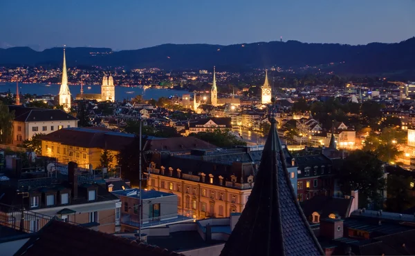 Vista nocturna sobre Zurich — Foto de Stock