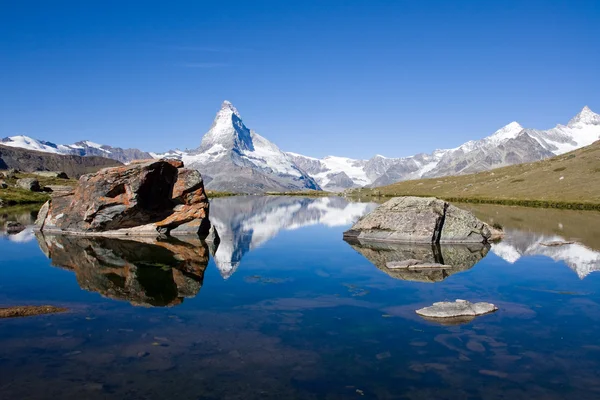 Matterhorn com Stelisee — Fotografia de Stock