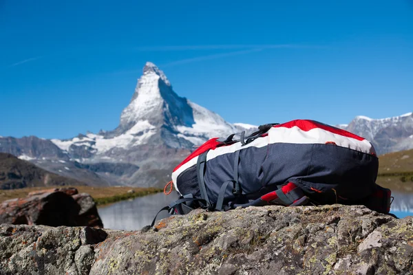 Backback and Matterhorn — Zdjęcie stockowe