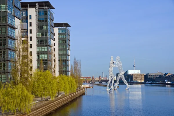 The Treptowers and Molecule men — Stock Photo, Image