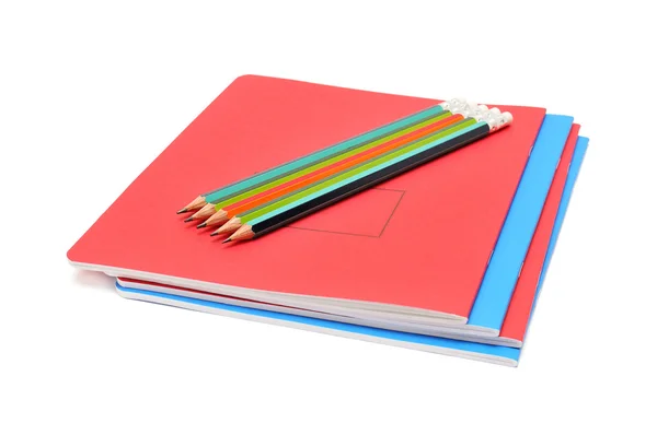 Notizbuch und Bleistifte — Stockfoto