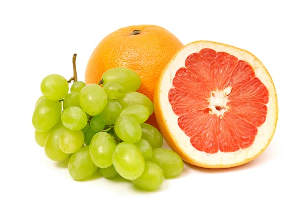 Früchte isoliert auf einem weißen — Stockfoto