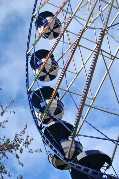 Standattraktion Riesenrad im Park der Stadt Moskau — Stockfoto