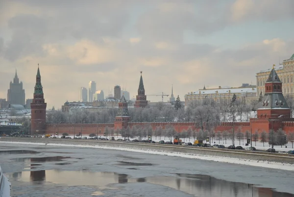 Paredes Tijolo Vermelho Famoso Kremlin Moscou Com Suas Igrejas — Fotografia de Stock