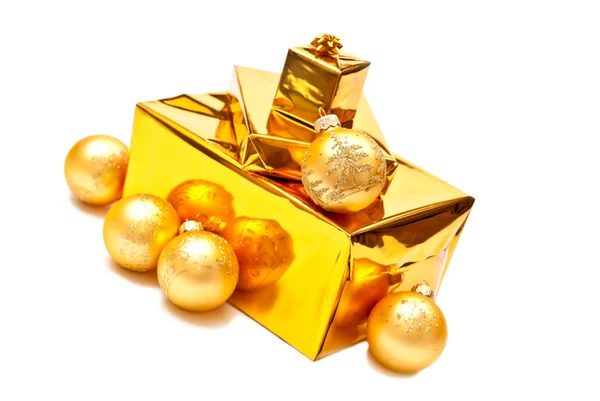 Presentes e bolas de Natal — Fotografia de Stock