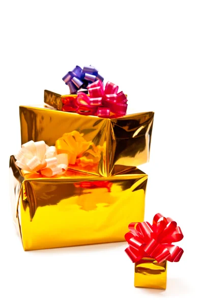 Желтые коробки подарков — стоковое фото