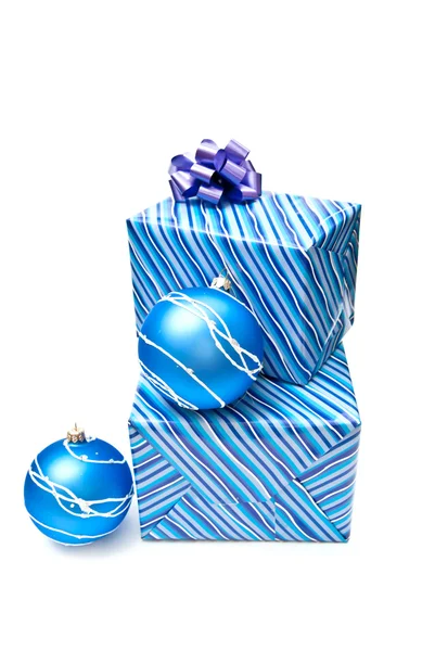 Bolas y regalos de Navidad — Foto de Stock