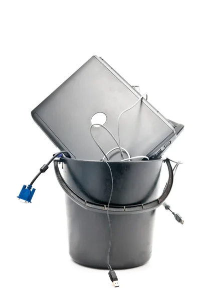Kullanılan donanım tam çöp kutusu — Stok fotoğraf