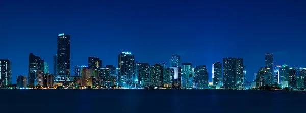 Miami skyline gece panorama — Stok fotoğraf