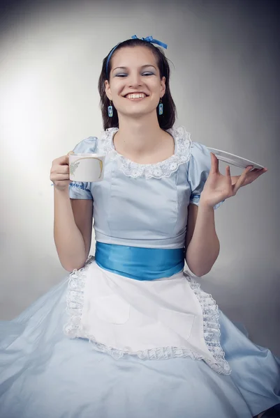Gyönyörű lány ivás tea — Stock Fotó