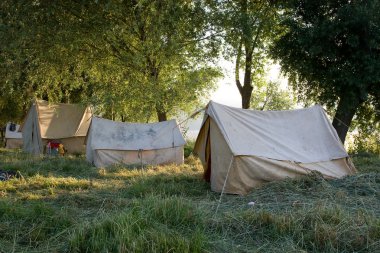 Kamp Çadırları.