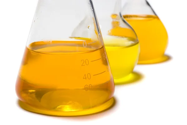 Neue Biokraftstoffe im Labor testen. — Stockfoto