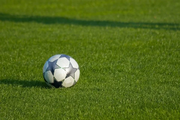 Fotbalový míč. — Stock fotografie