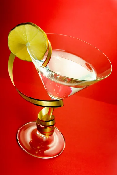 Martini Lemon Red Background — Stock Photo, Image