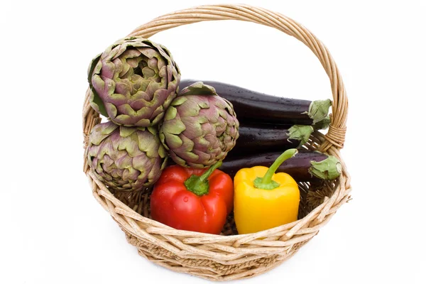 Basket With Artichokes, Peppers And Eggplants — Stock Photo, Image