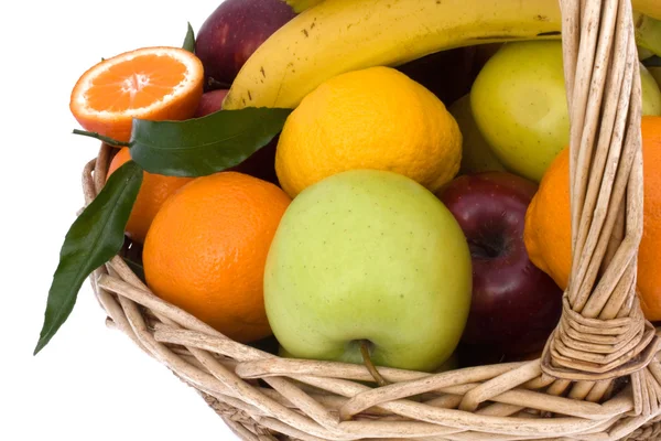 Detailní záběr na košík s ovocem — Stock fotografie
