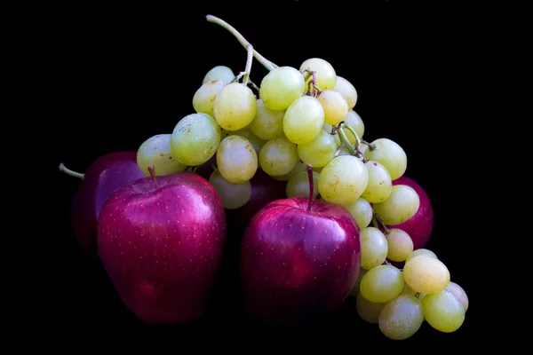 Natureza morta com uvas e maçãs — Fotografia de Stock