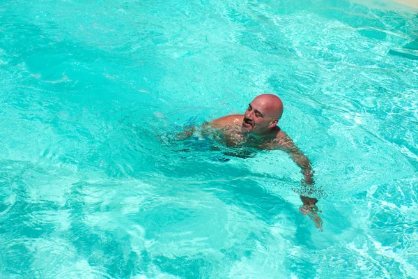 Spa Relax Hombre Nadando Piscina —  Fotos de Stock