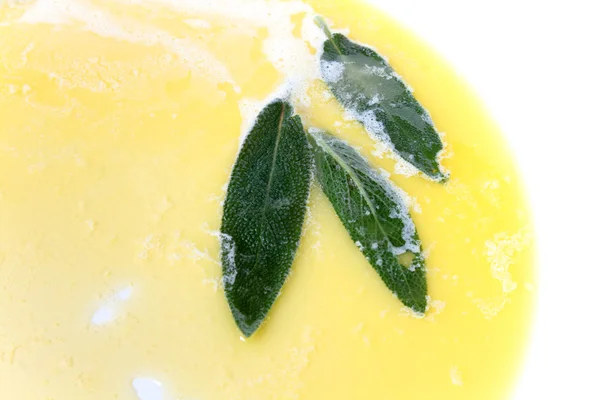 Пищевые Ингредиенты Приправа Листья Шалфея Растаявшем Масле — стоковое фото