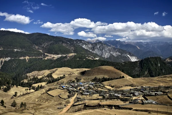 stock image Peaceful village at Shangri La in china