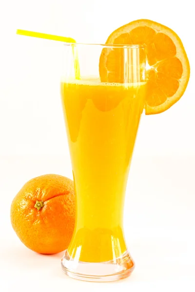 Свіжовичавлений апельсиновий сік — стокове фото