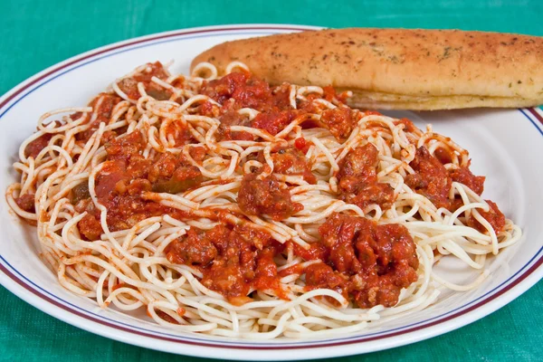 Spaghetti und Stockbrot — Stockfoto