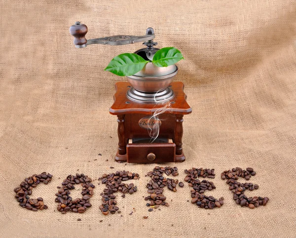 Moulin à café vintage et signer café à partir de granulés de café — Photo