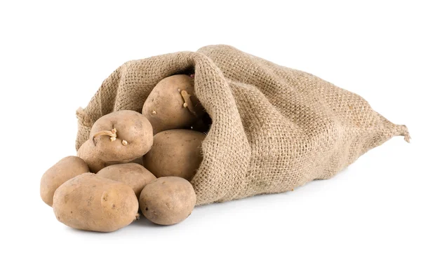 Batatas Cruas Saco Hessiano Isolado Fundo Branco — Fotografia de Stock