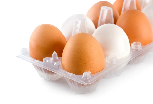 Taca jaja na białym tle — Zdjęcie stockowe