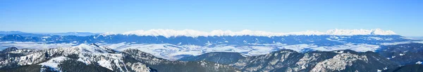 Panorama Słowackiej Tatr Wysokich Zimie — Zdjęcie stockowe