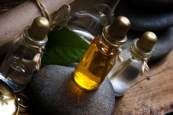 Ampullen mit ätherischen Ölen — Stockfoto