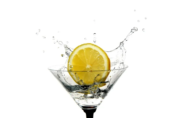 Corona de agua en vasos de cóctel — Foto de Stock