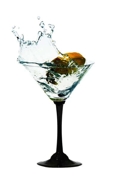 Corona de agua en vasos de cóctel —  Fotos de Stock