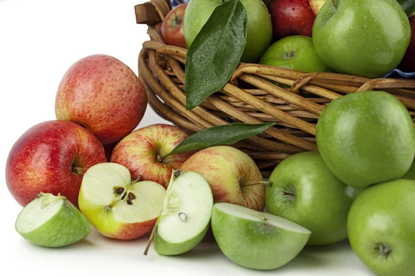Κόκκινο Και Πράσινο Μήλο Ρύθμιση Που Απομονώνονται Λευκό Λίγο Ίσκιο — Φωτογραφία Αρχείου