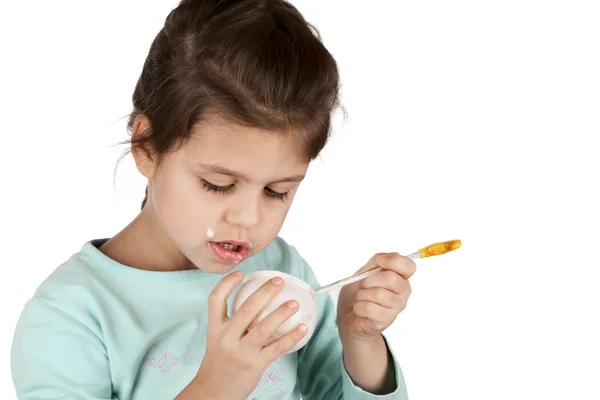 Yoğurt yiyen kız — Stok fotoğraf