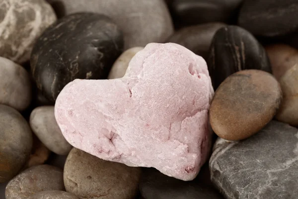 Coração de quartzo rosa — Fotografia de Stock
