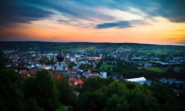 Panorma foto de uma cidade na Alemanha ao pôr-do-sol — Fotografia de Stock