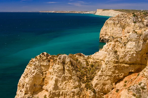 Algarve பாறை - போர்ச்சுகலில் கடற்கரை — ஸ்டாக் புகைப்படம்